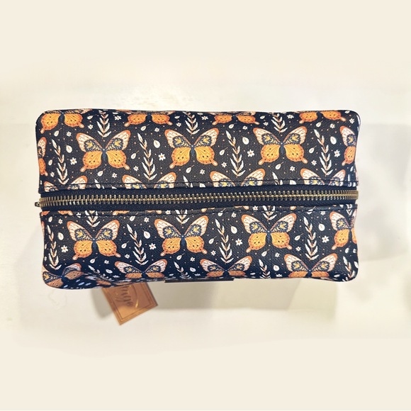 [ 2 FOR $35 ] MOTH MAKEUP BAG - Picture 3 of 4